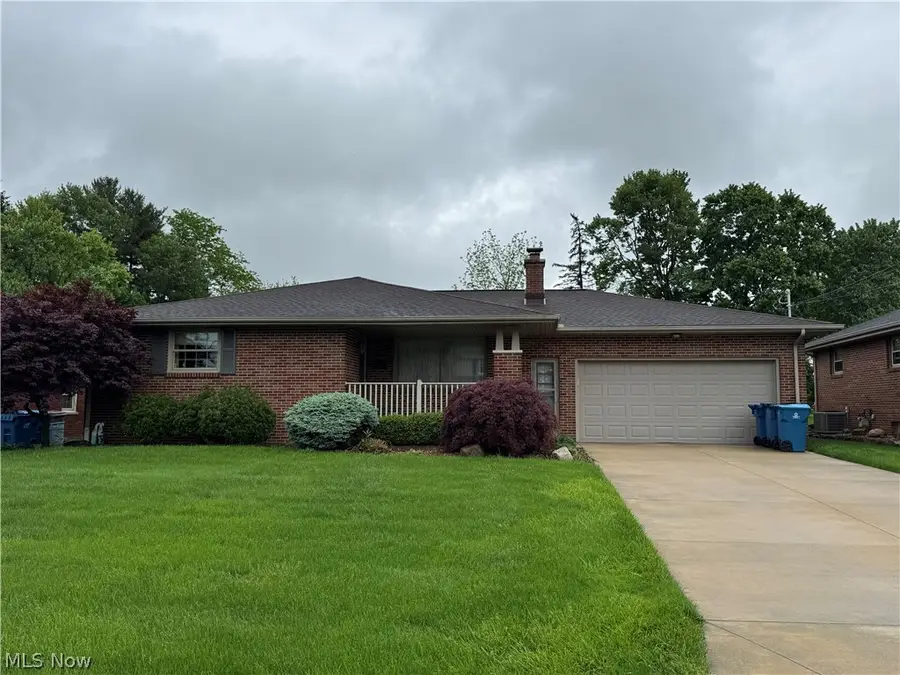 592 W Omar Street, Struthers, OH 44471 - #2
