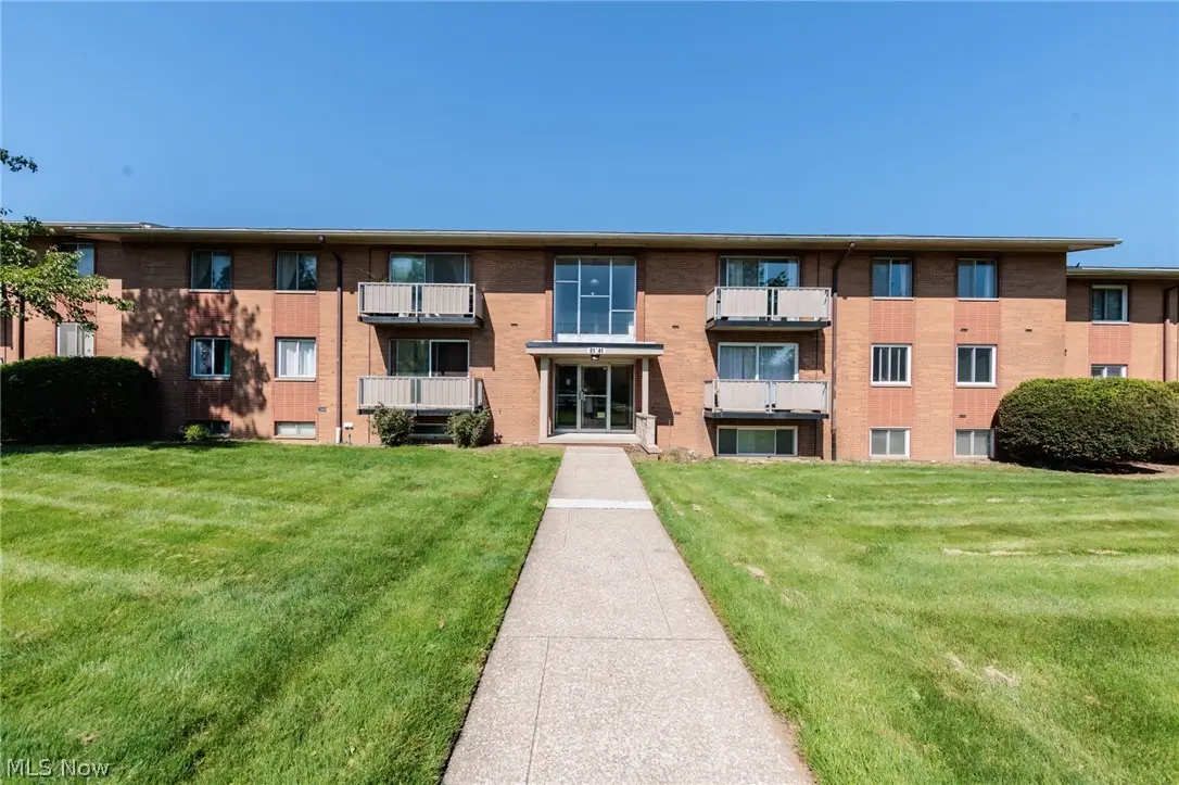 21841 River Oaks Drive #B5, Rocky River, OH 44116 - #1