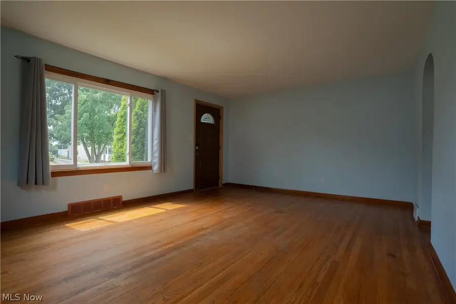220 Willow Ne Avenue, Massillon, OH 44646 - #3