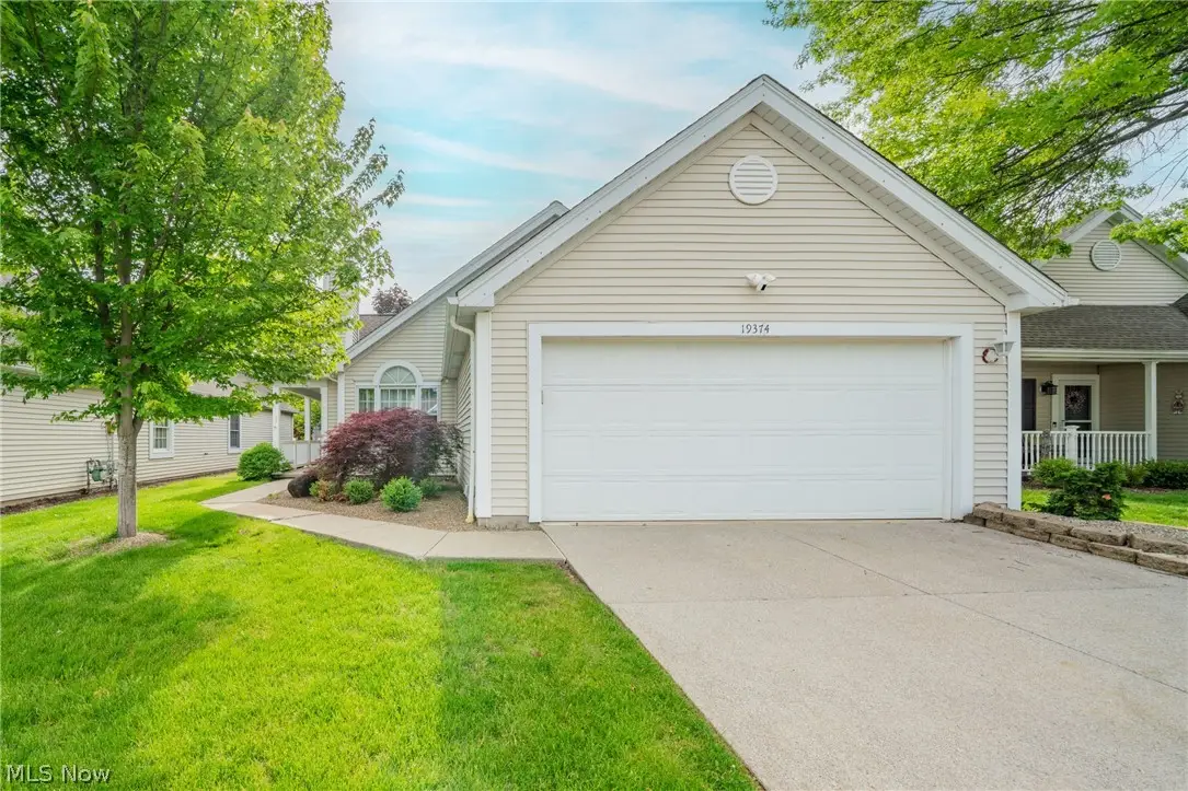 19374 Lauren Way, Strongsville, OH 44149 - #1