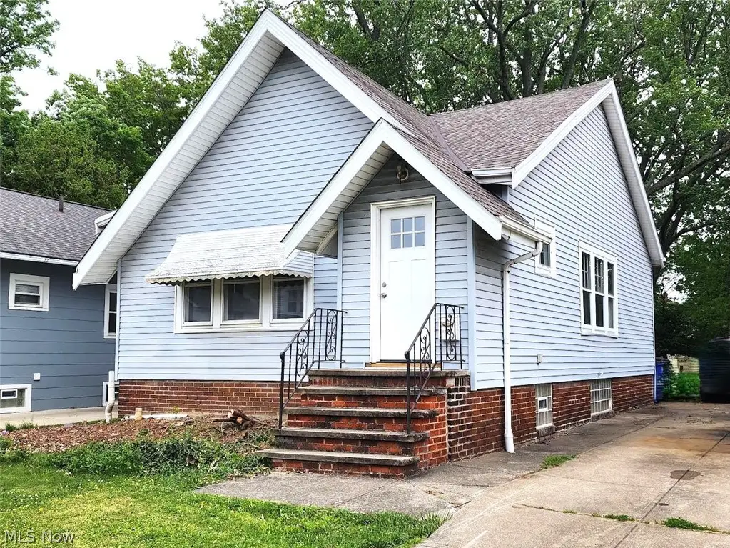 19381 Pasnow Avenue, Euclid, OH 44119 - #1