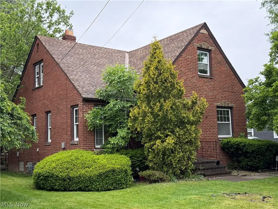 5916 Pearl Road, Parma Heights, OH 44130 - #3