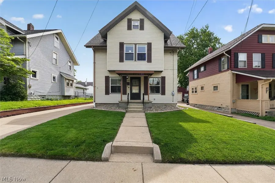 539 Lloyd Street, Barberton, OH 44203 - #3