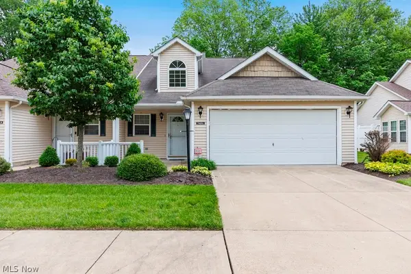 7451 Willow Woods Drive #35B, North Olmsted, OH 44070