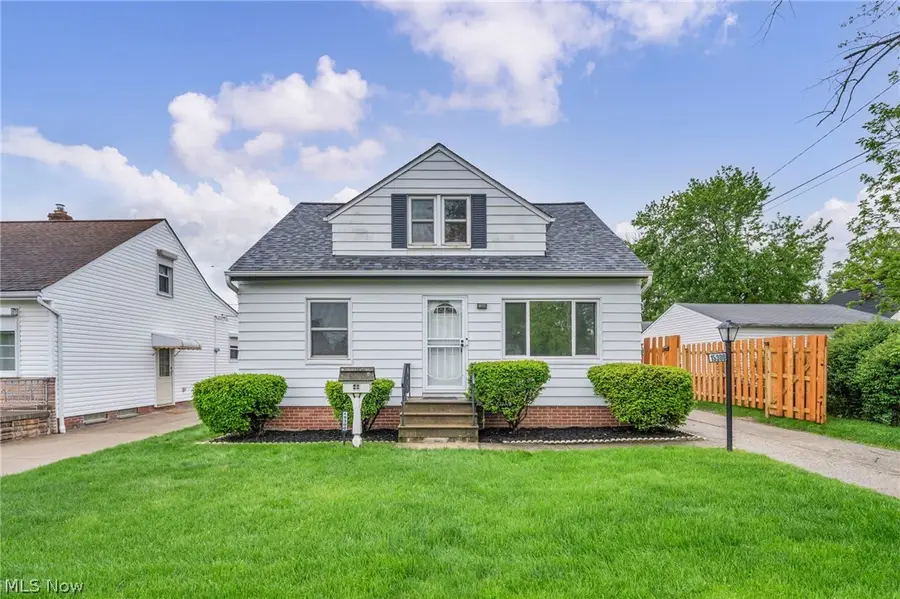 15300 Northwood Avenue, Maple Heights, OH 44137 - #3