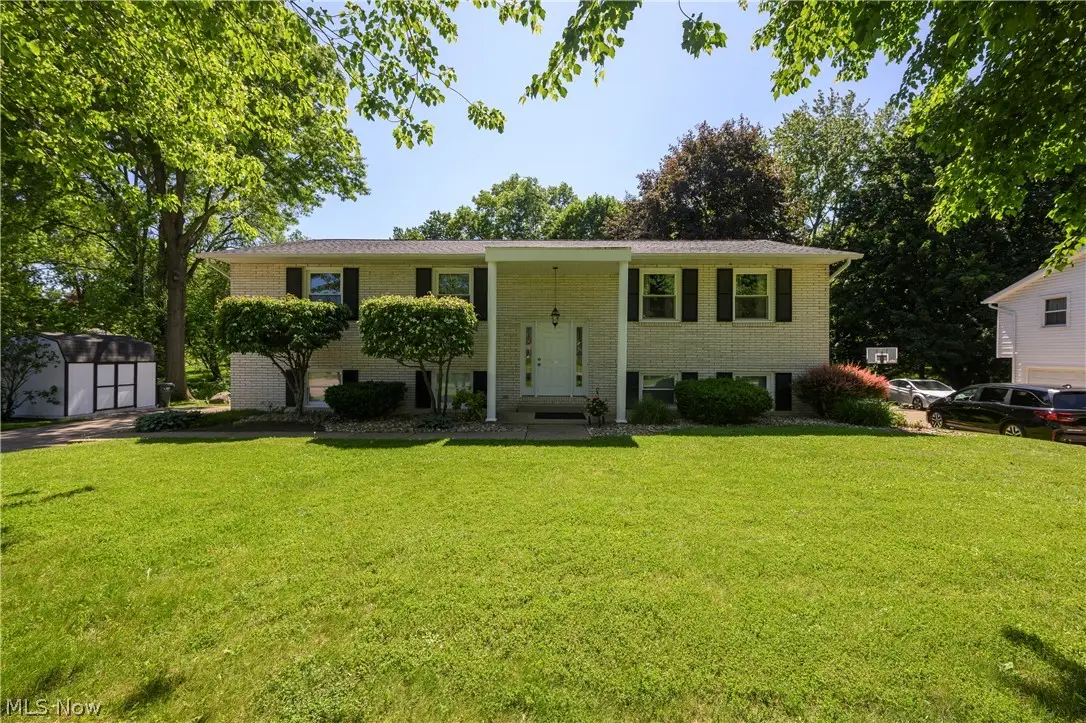 1300 Hyacinth Ne Drive, North Canton, OH 44720 - #1