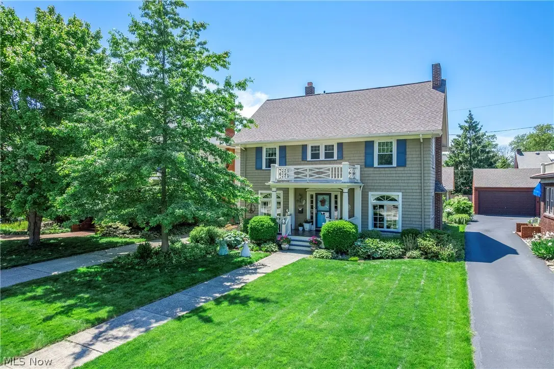 1090 Erie Cliff Drive, Lakewood, OH 44107 - #1