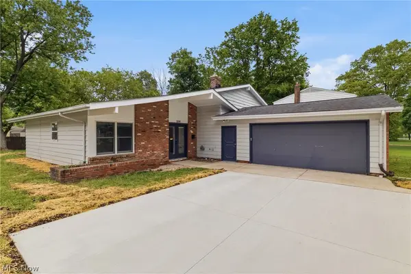 6195 Stafford Drive, North Olmsted, OH 44070
