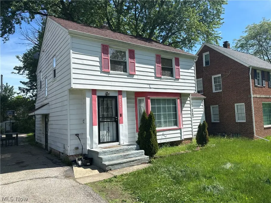 20711 E Ridgewood Avenue, Warrensville Heights, OH 44122 - #3