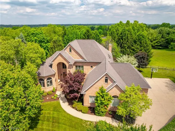 1544 Pilgrims Knob Se, Canton, OH 44709
