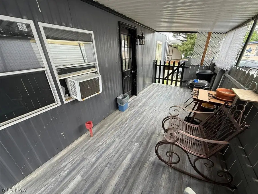 614 Karen Nw Avenue, New Philadelphia, OH 44663 - #2
