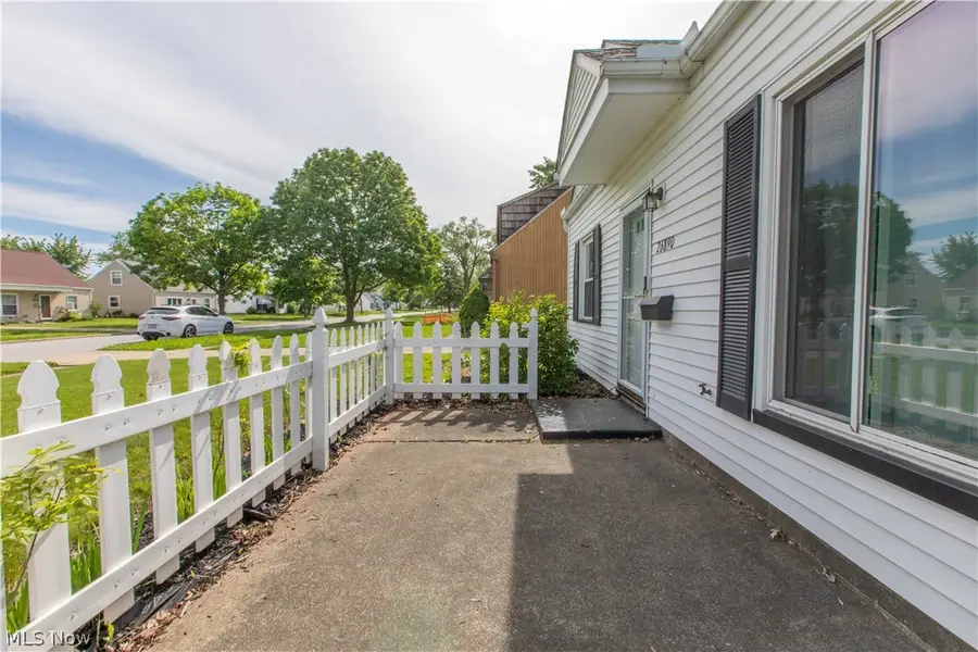 26890 Drakefield Avenue, Euclid, OH 44132 - #2