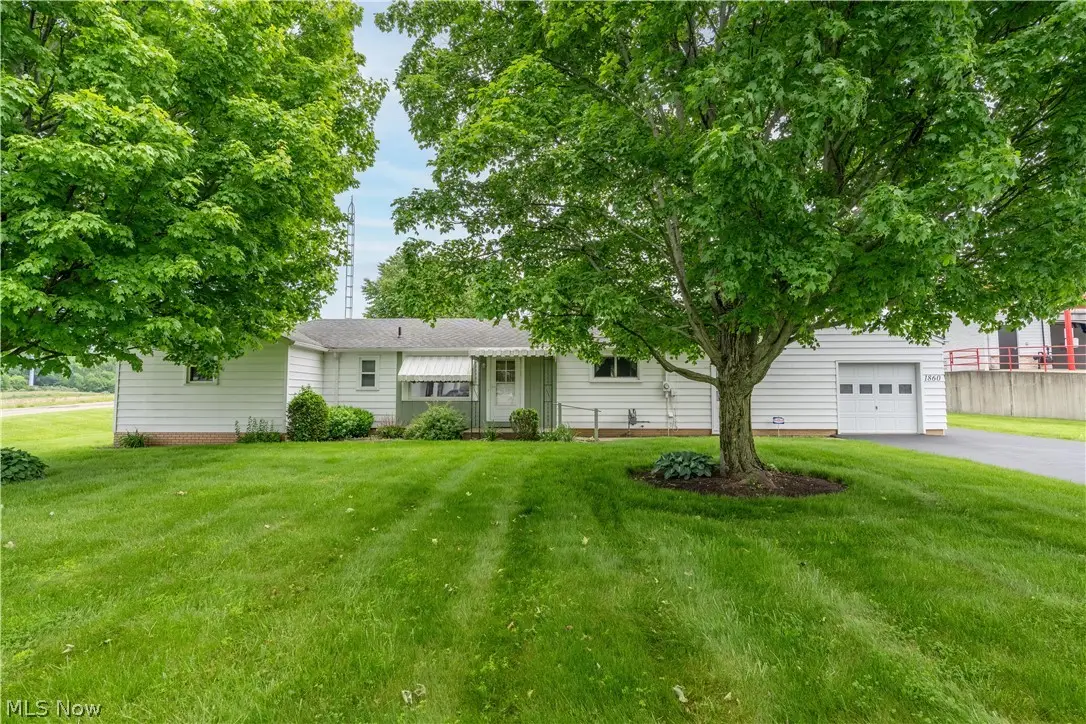 1860 N Freshley Avenue, Alliance, OH 44601 - #1