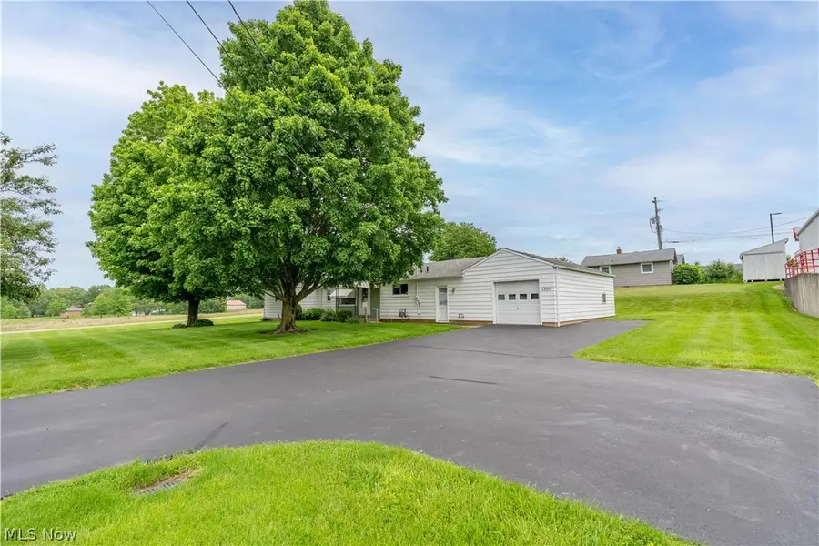 1860 N Freshley Avenue, Alliance, OH 44601 - #2