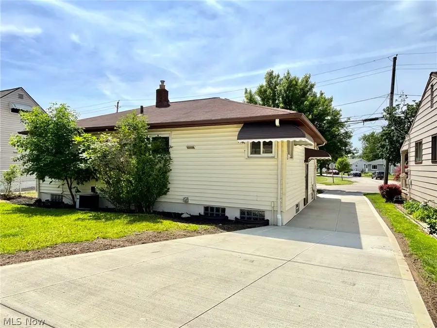 15460 Rademaker Drive, Brook Park, OH 44142 - #3