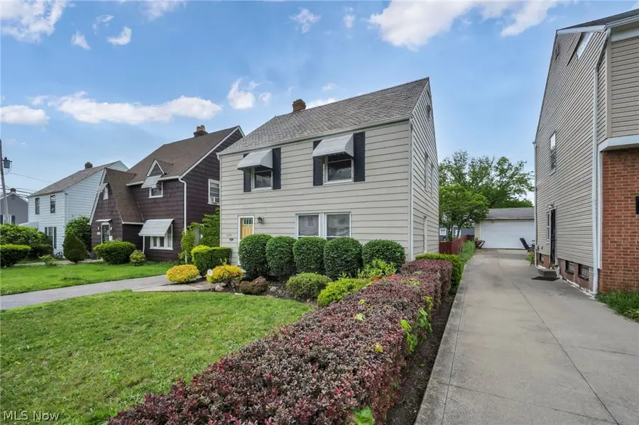 16911 Throckley Avenue, Cleveland, OH 44128 - #3