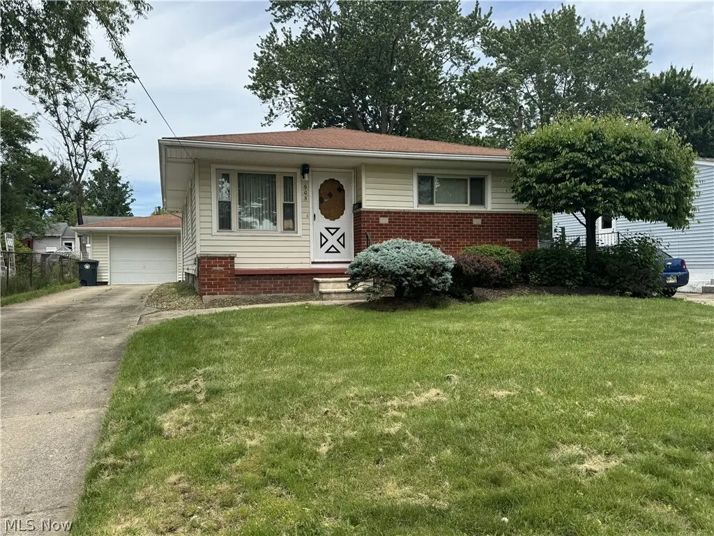 905 Carnegie Avenue, Akron, OH 44314 - #1