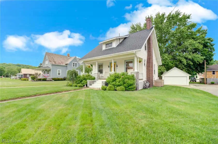 517 W Main Street, Malvern, OH 44644 - #2