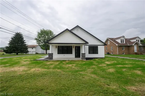 1545 Roanoke Avenue, Uhrichsville, OH 44683