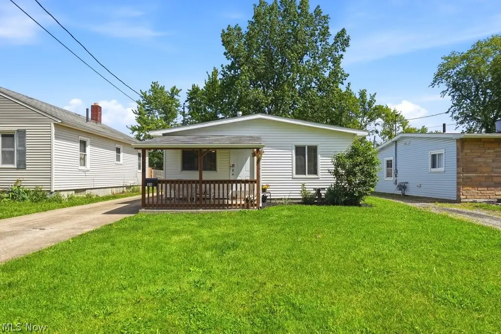 176 Clinton Avenue, Elyria, OH 44035 - #1