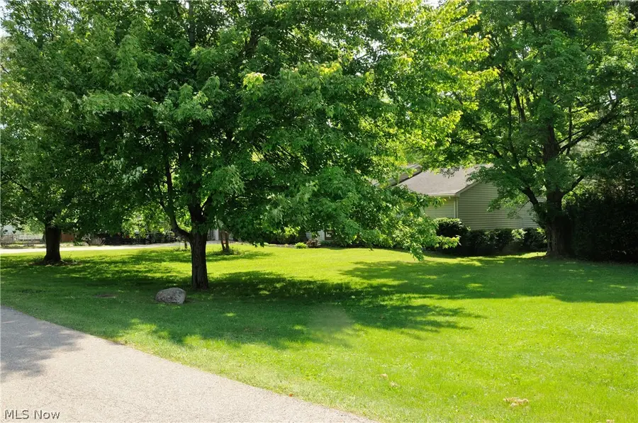 1565 Duffus Ne Road, Howland, OH 44484 - #3