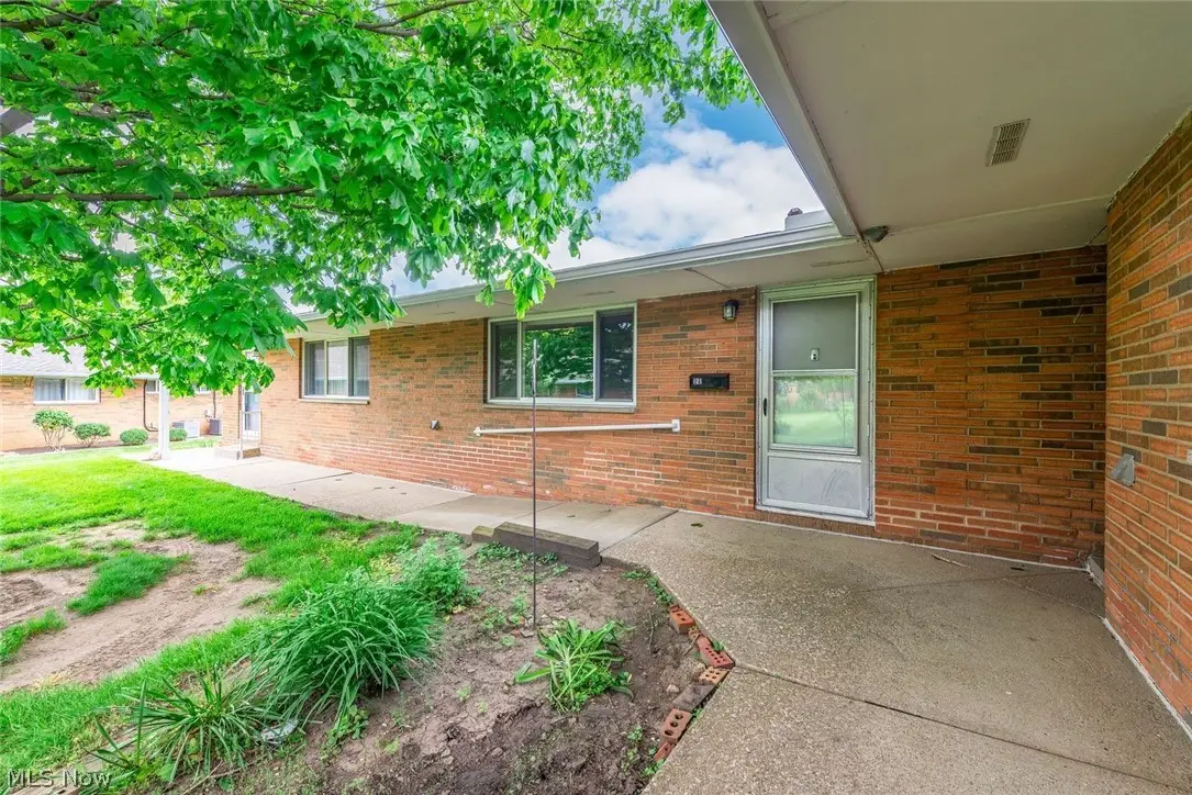 21834 River Oaks Drive #E2, Rocky River, OH 44116 - #1