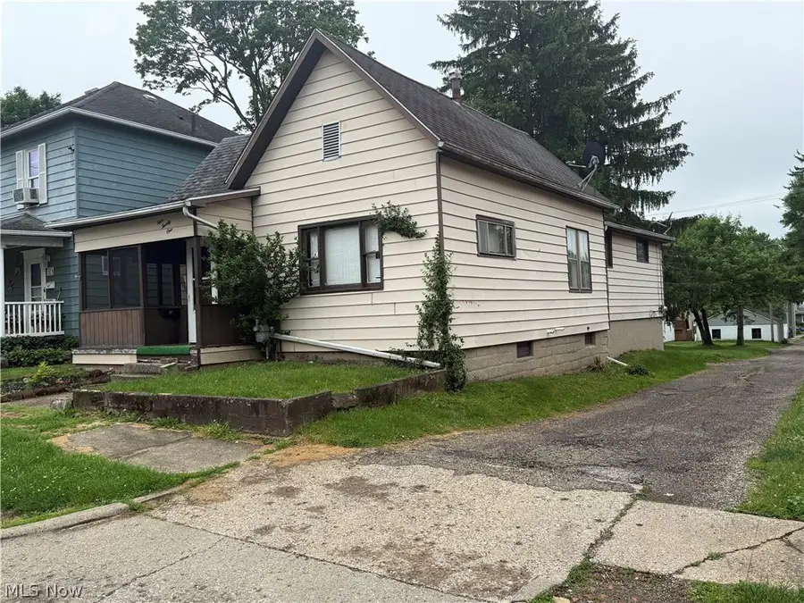 421 N 11th Street, Cambridge, OH 43725 - #2