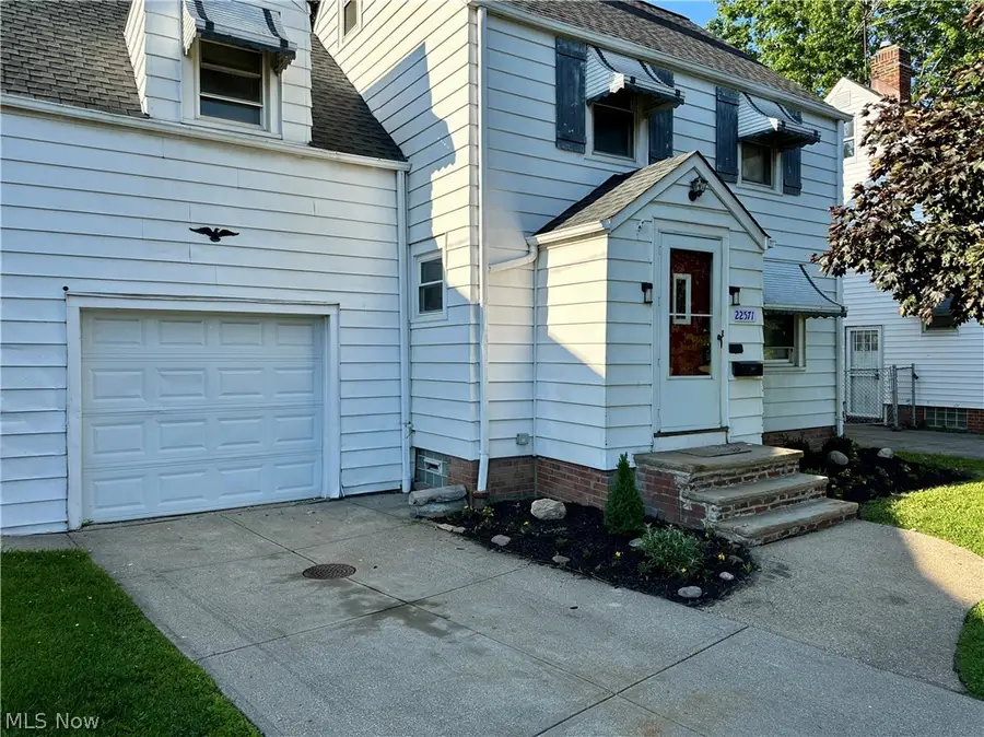 22571 Ivan Avenue, Euclid, OH 44123 - #2