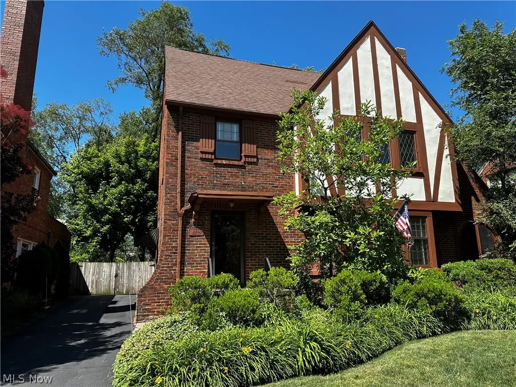 19621 Sussex Road, Shaker Heights, OH 44122 - #1