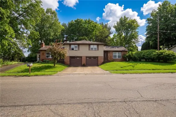 824-826 Reno Drive, Louisville, OH 44641