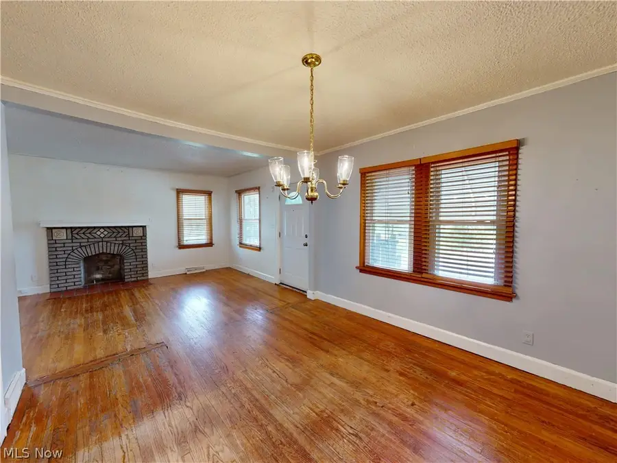 1560 Biltmore Road, Lyndhurst, OH 44124 - #2