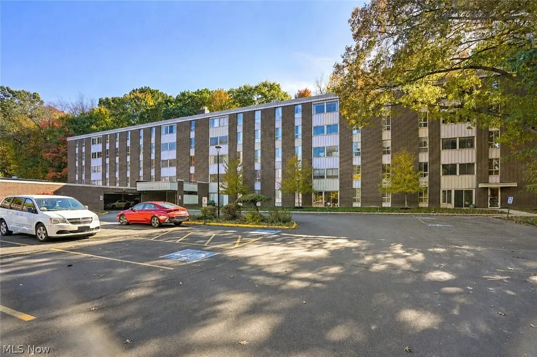 3068 Kent Road #206, Stow, OH 44224 - #1