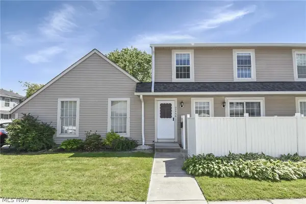 20466 Williamsburg Court #208B, Middleburg Heights, OH 44130