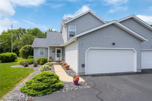 2419 Meadow Spring Circle, Akron, OH 44312