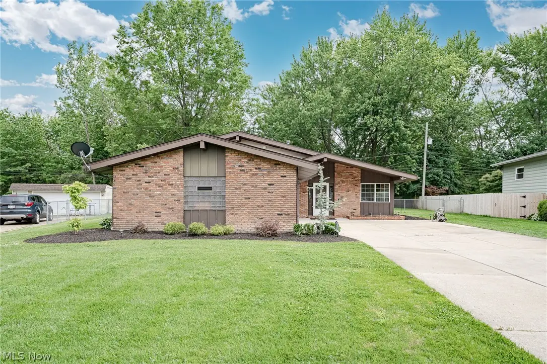 23823 Beaumont Drive, North Olmsted, OH 44070 - #1