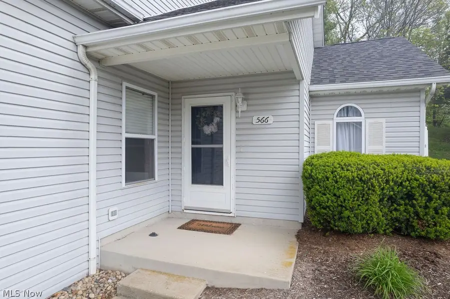 566 Hilltop Terrace, Tallmadge, OH 44278 - #2