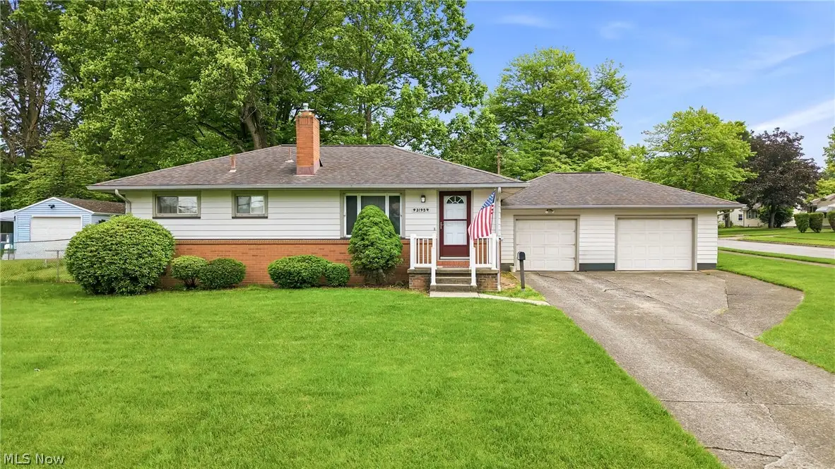 3195 Sunnybrooke Drive, Youngstown, OH 44511 - #1