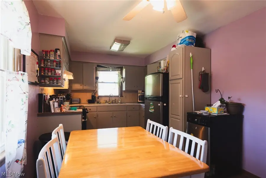 701 Jones Street, Hubbard, OH 44425 - #3