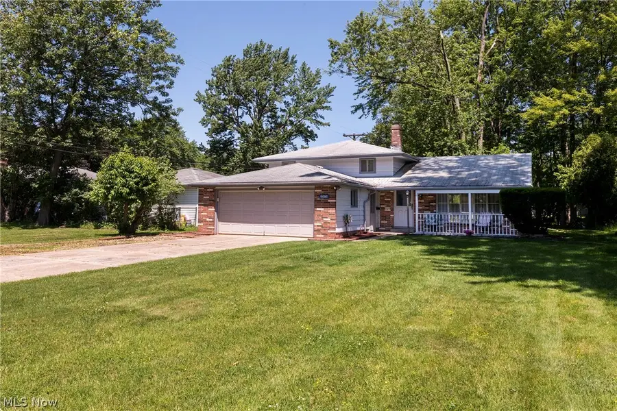 23630 Carriage Lane, North Olmsted, OH 44070 - #2