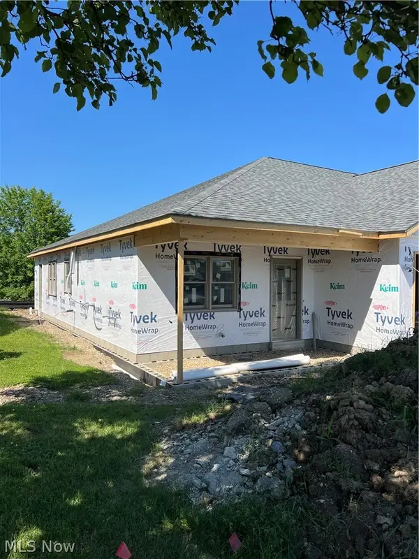 219 Pinehurst Drive, Dover, OH 44622