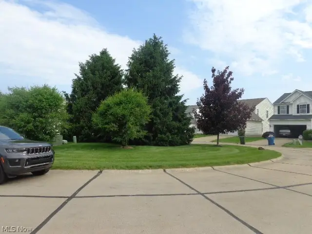8489 Antlers Trail, North Ridgeville, OH 44039 - #2