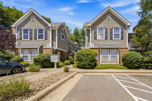 3371 Lenox Village #155, Fairlawn, OH 44333