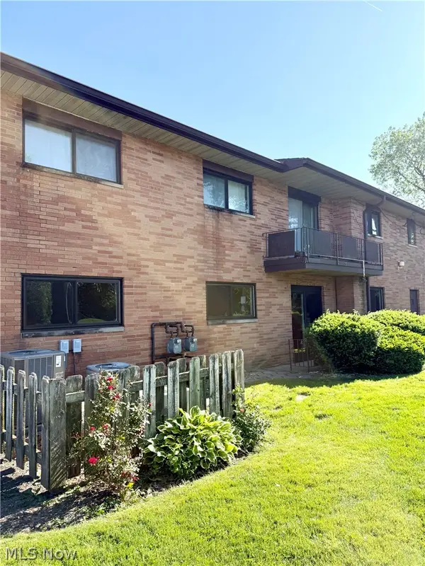 24665 Clareshire Drive #104, North Olmsted, OH 44070