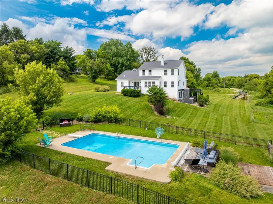 3990 Smith Kramer Ne Street, Hartville, OH 44632 - #3