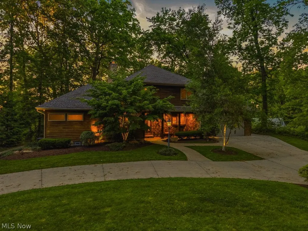 881 Gaylord Grove Road, Cuyahoga Falls, OH 44221 - #1