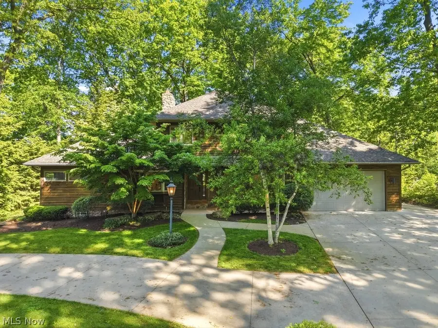 881 Gaylord Grove Road, Cuyahoga Falls, OH 44221 - #2