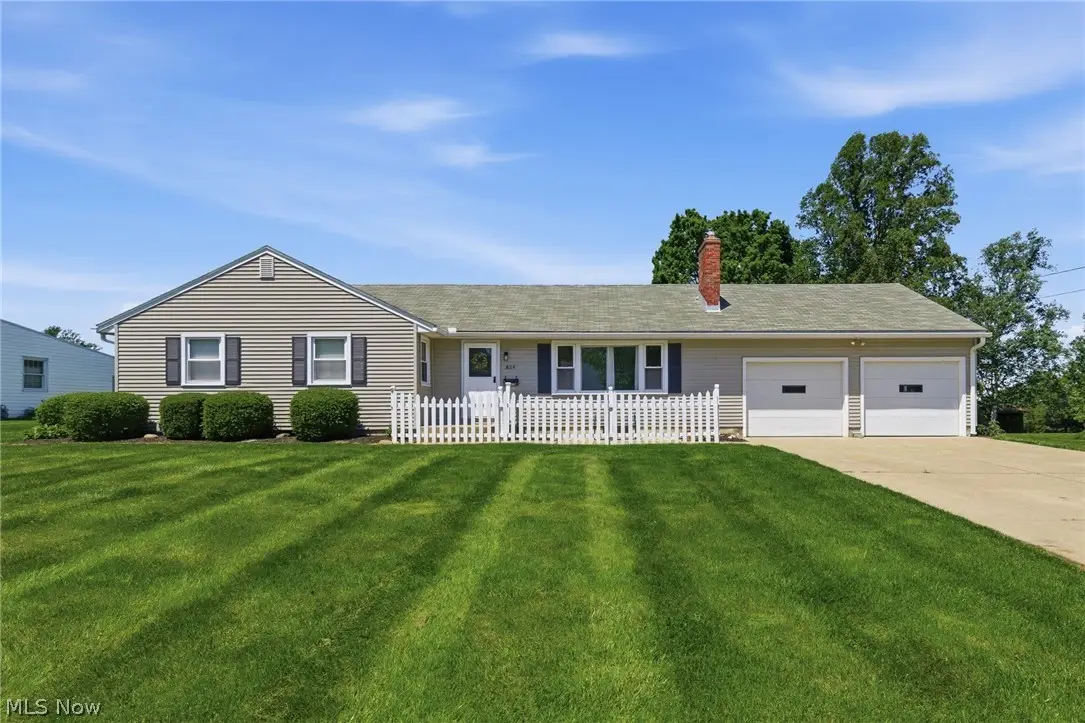 824 E Bank Street, Ashland, OH 44805 - #1