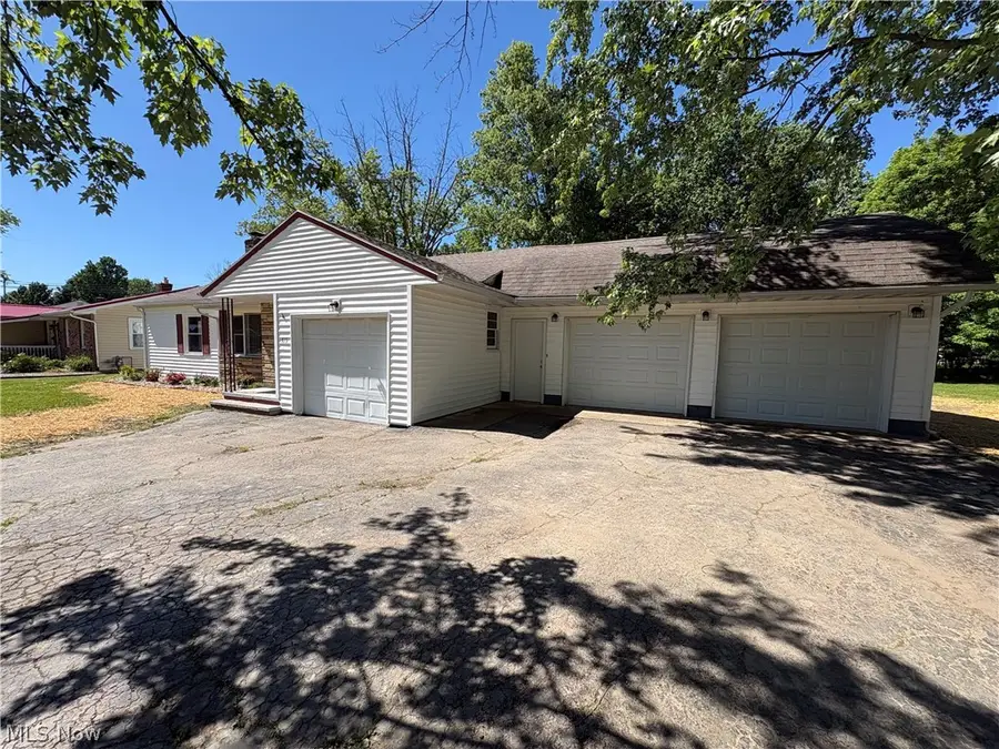 815 S Nearing Circle, Geneva, OH 44041 - #2