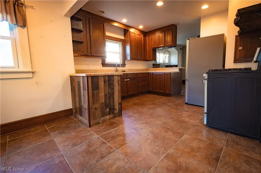 1564 Cascade Drive, Youngstown, OH 44511 - #3