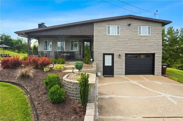 2506 Valley View Drive, Belpre, OH 45714